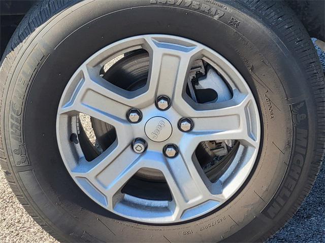 used 2021 Jeep Wrangler Unlimited car, priced at $27,882