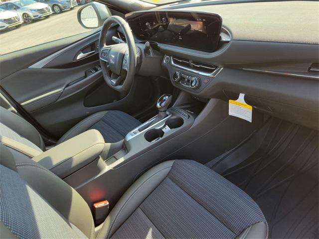 new 2025 Buick Envista car, priced at $28,025