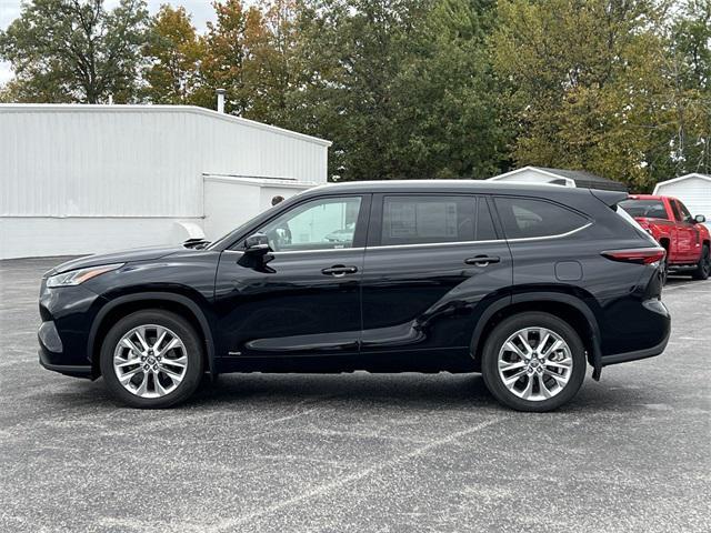 used 2024 Toyota Highlander Hybrid car, priced at $51,378