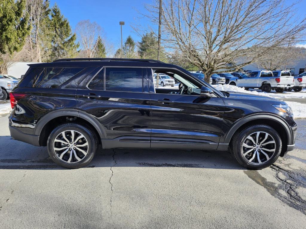 new 2025 Ford Explorer car, priced at $45,210