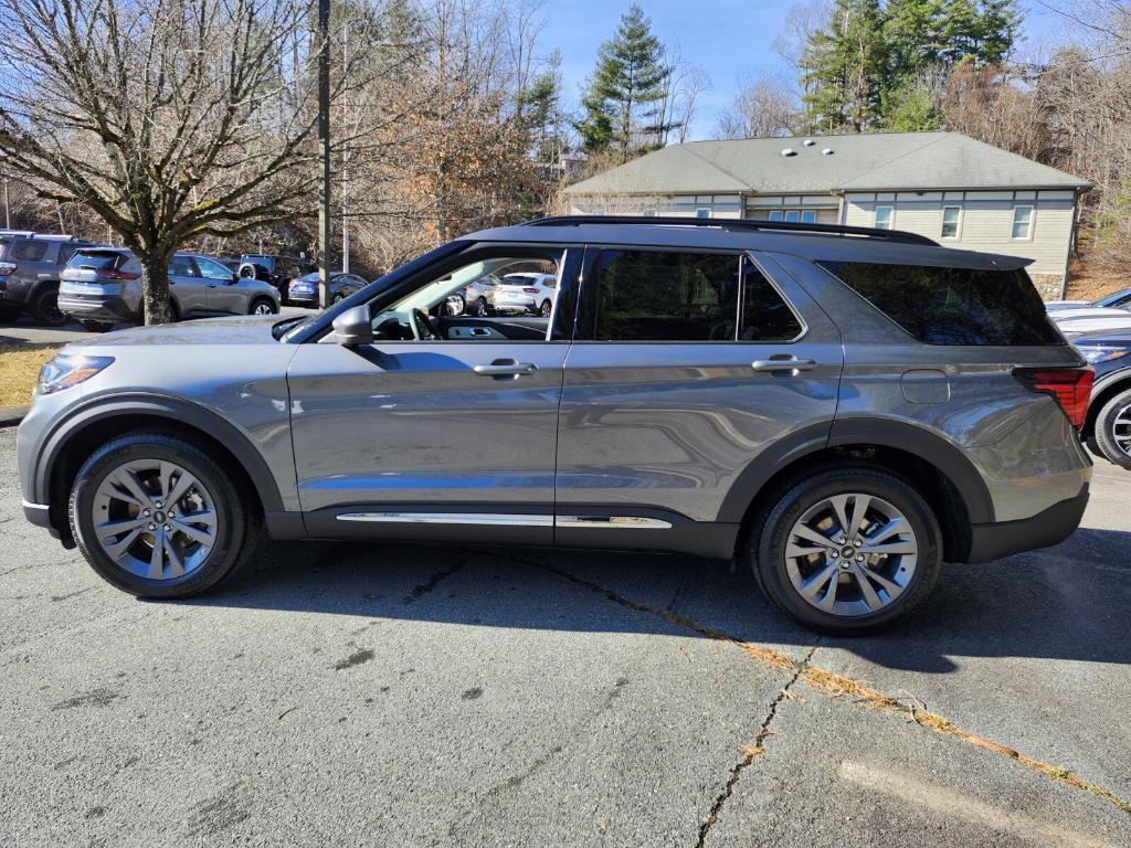 new 2025 Ford Explorer car, priced at $46,900