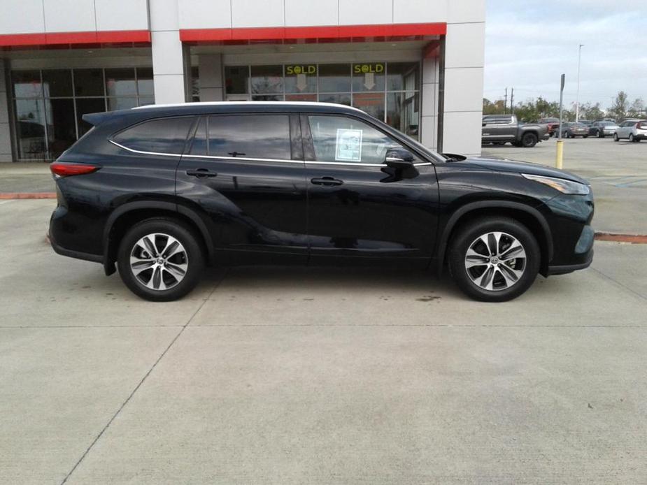 used 2022 Toyota Highlander car, priced at $33,680