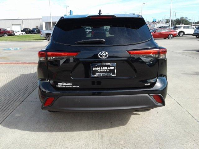 used 2021 Toyota Highlander car, priced at $28,988