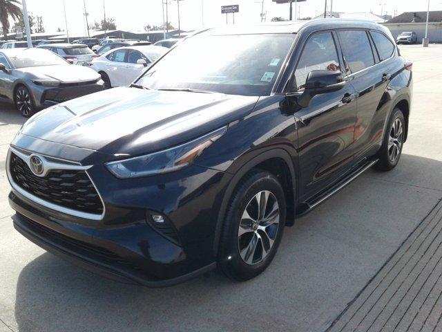 used 2021 Toyota Highlander car, priced at $28,988