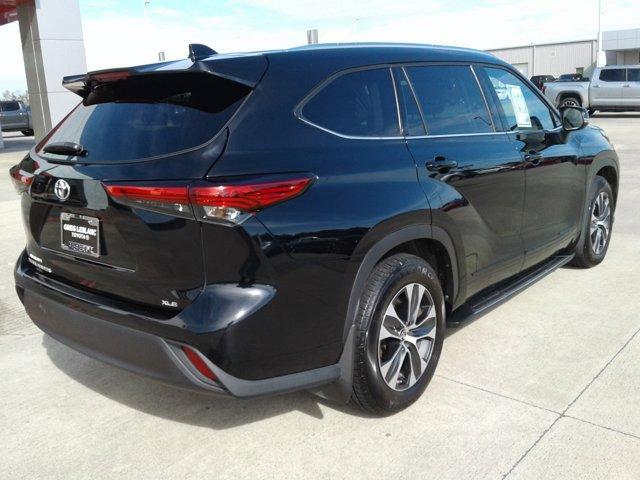 used 2021 Toyota Highlander car, priced at $28,988