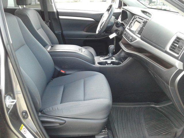 used 2014 Toyota Highlander car, priced at $17,144