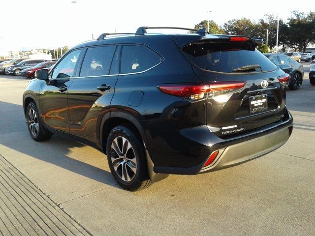 used 2020 Toyota Highlander car, priced at $28,722