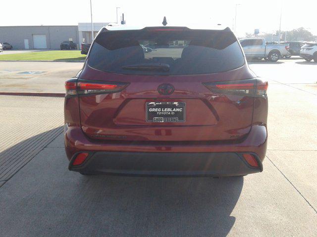 used 2025 Toyota Highlander Hybrid car, priced at $47,829