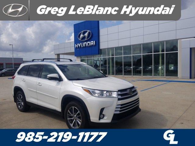 used 2019 Toyota Highlander car, priced at $24,980