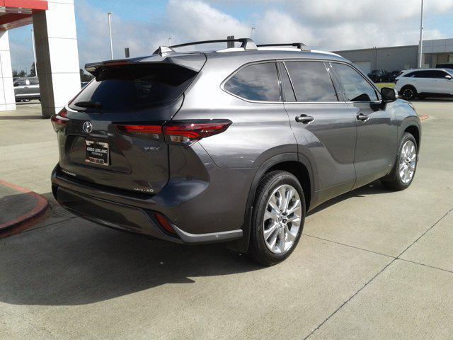used 2025 Toyota Highlander Hybrid car, priced at $49,438