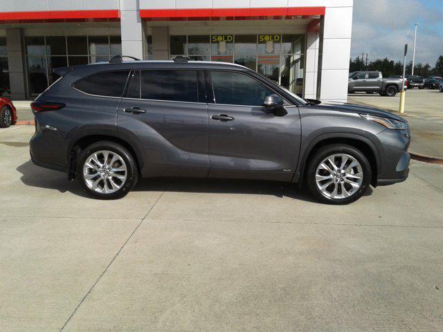 used 2025 Toyota Highlander Hybrid car, priced at $49,438