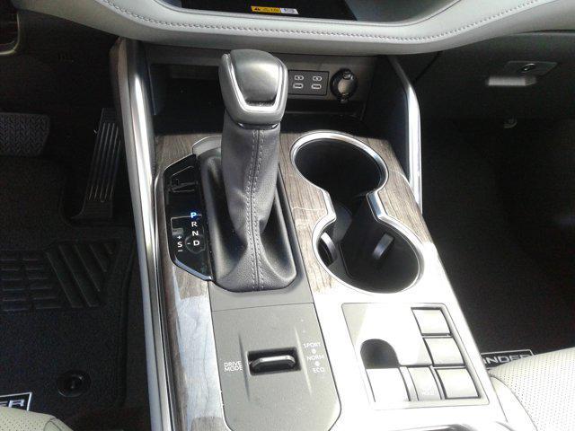 used 2025 Toyota Highlander Hybrid car, priced at $49,438