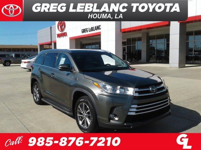 used 2019 Toyota Highlander car, priced at $23,976