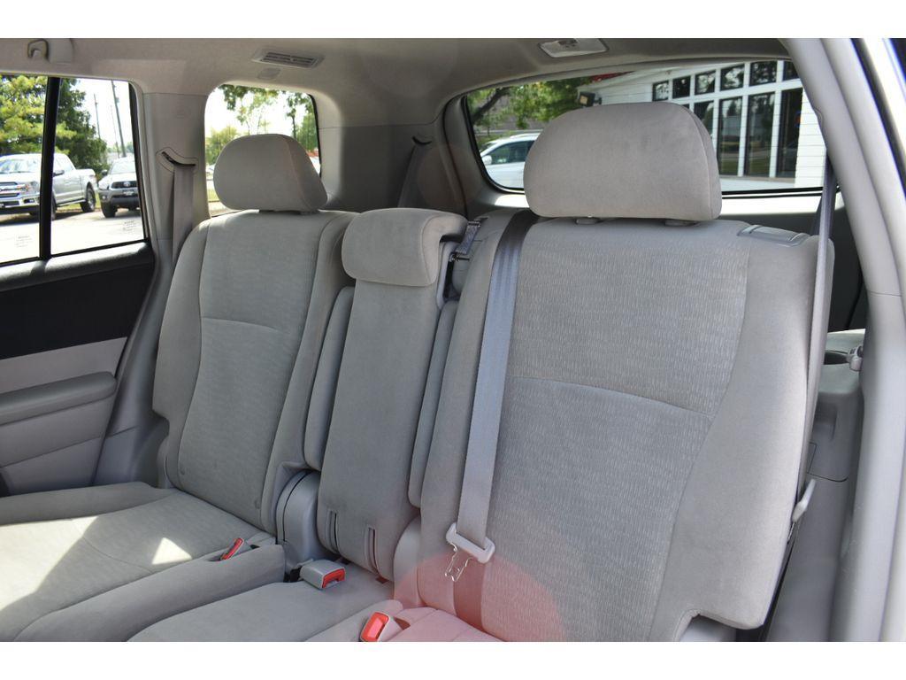 used 2013 Toyota Highlander car, priced at $13,333