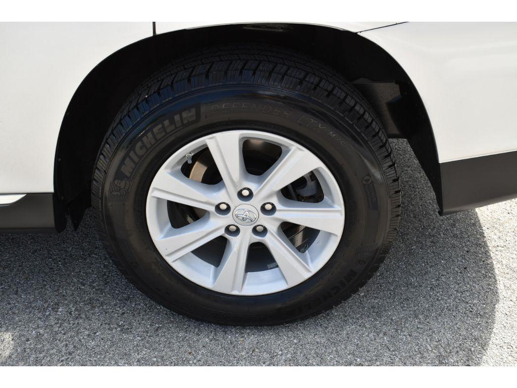 used 2013 Toyota Highlander car, priced at $13,333
