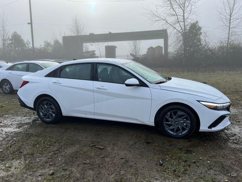 new 2024 Hyundai Elantra car, priced at $22,399