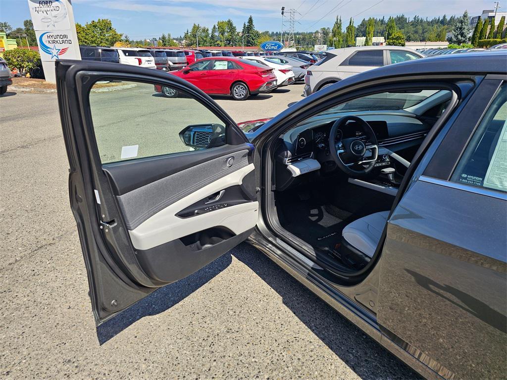 new 2025 Hyundai Elantra car, priced at $28,950