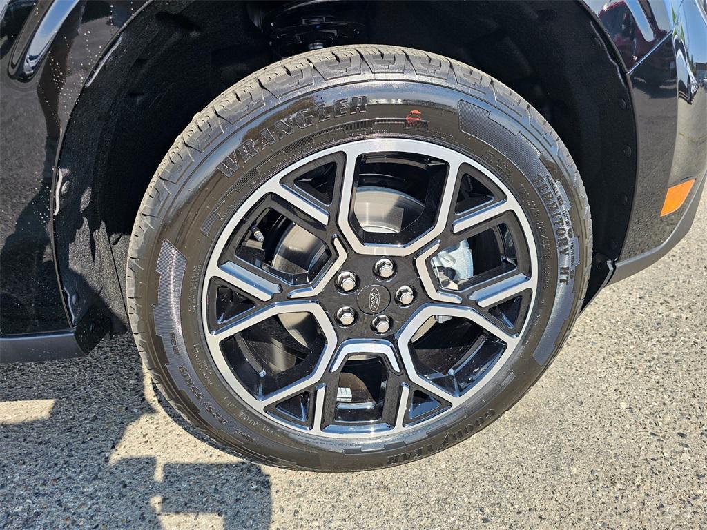 new 2025 Ford Maverick car, priced at $39,230