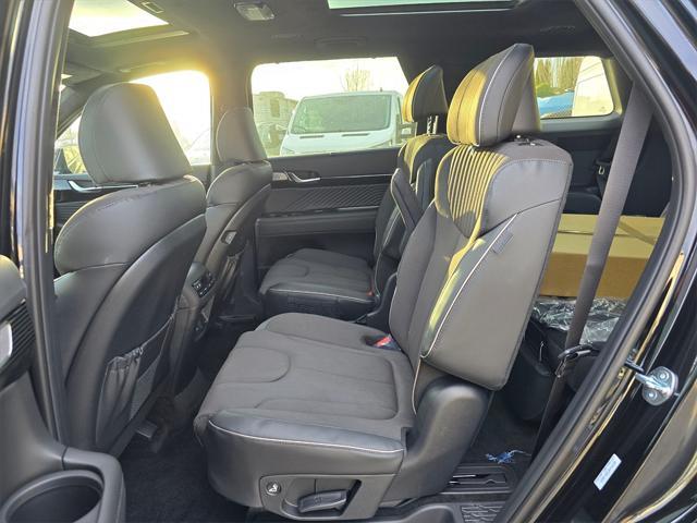 new 2025 Hyundai Palisade car, priced at $53,197