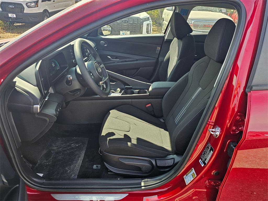 new 2025 Hyundai ELANTRA HEV car, priced at $25,615