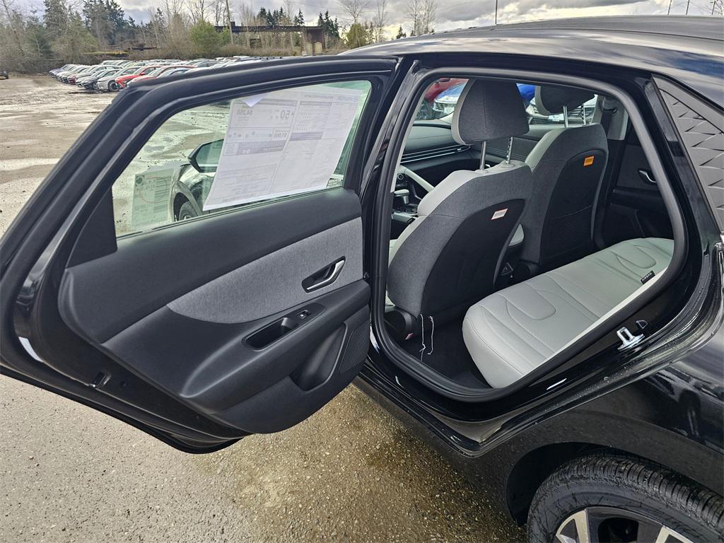 new 2025 Hyundai Elantra car, priced at $28,420