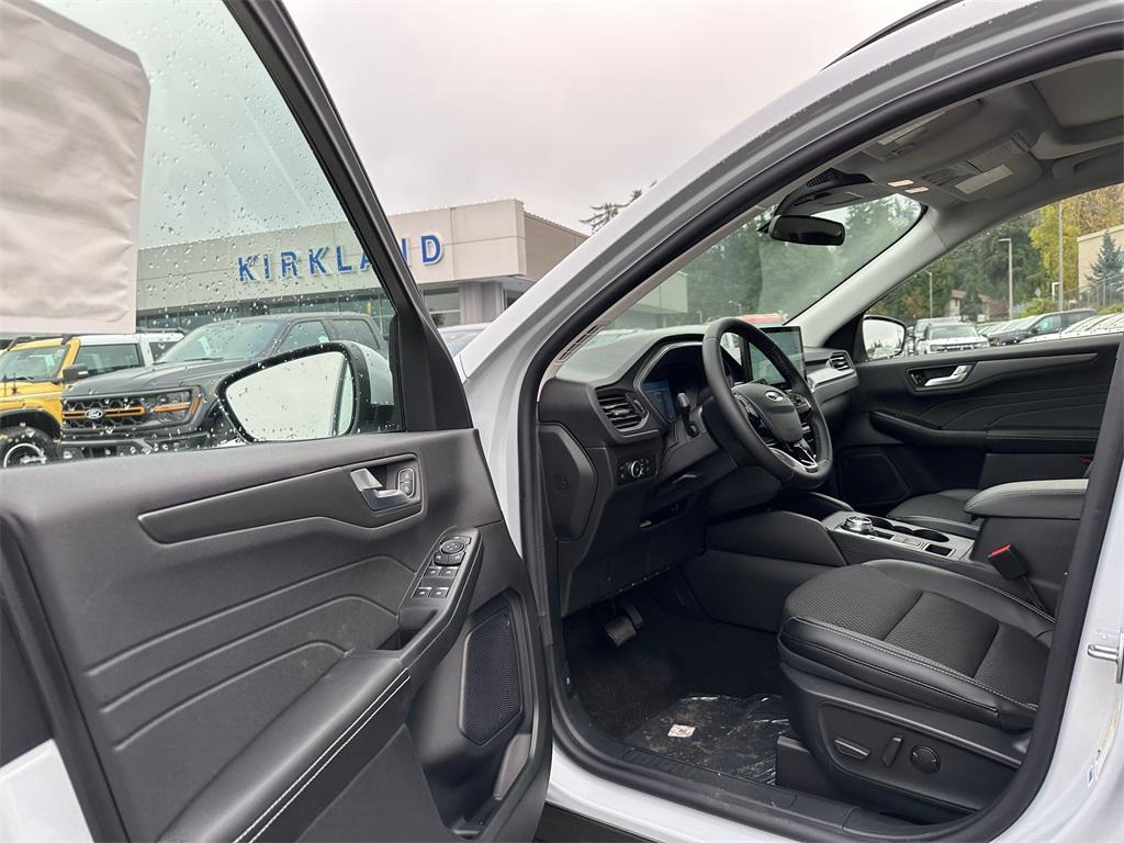 new 2025 Ford Escape PHEV car, priced at $33,927