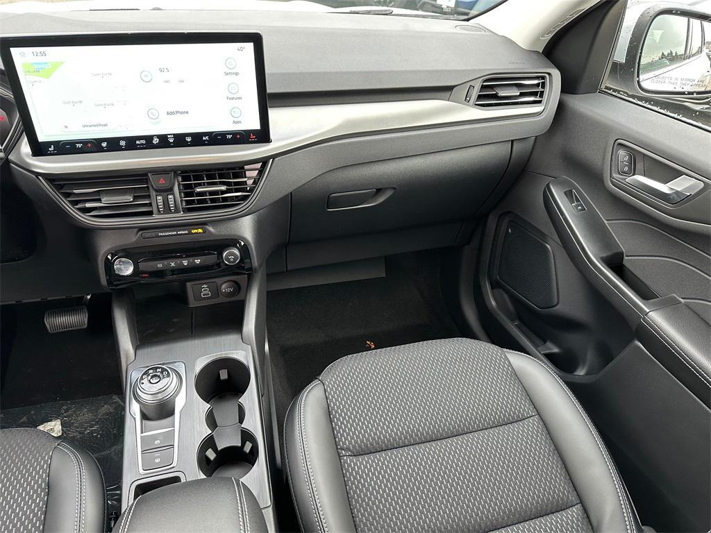 new 2025 Ford Escape PHEV car, priced at $33,927
