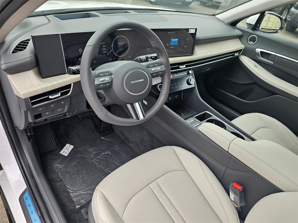 new 2025 Hyundai Sonata Hybrid car, priced at $37,331