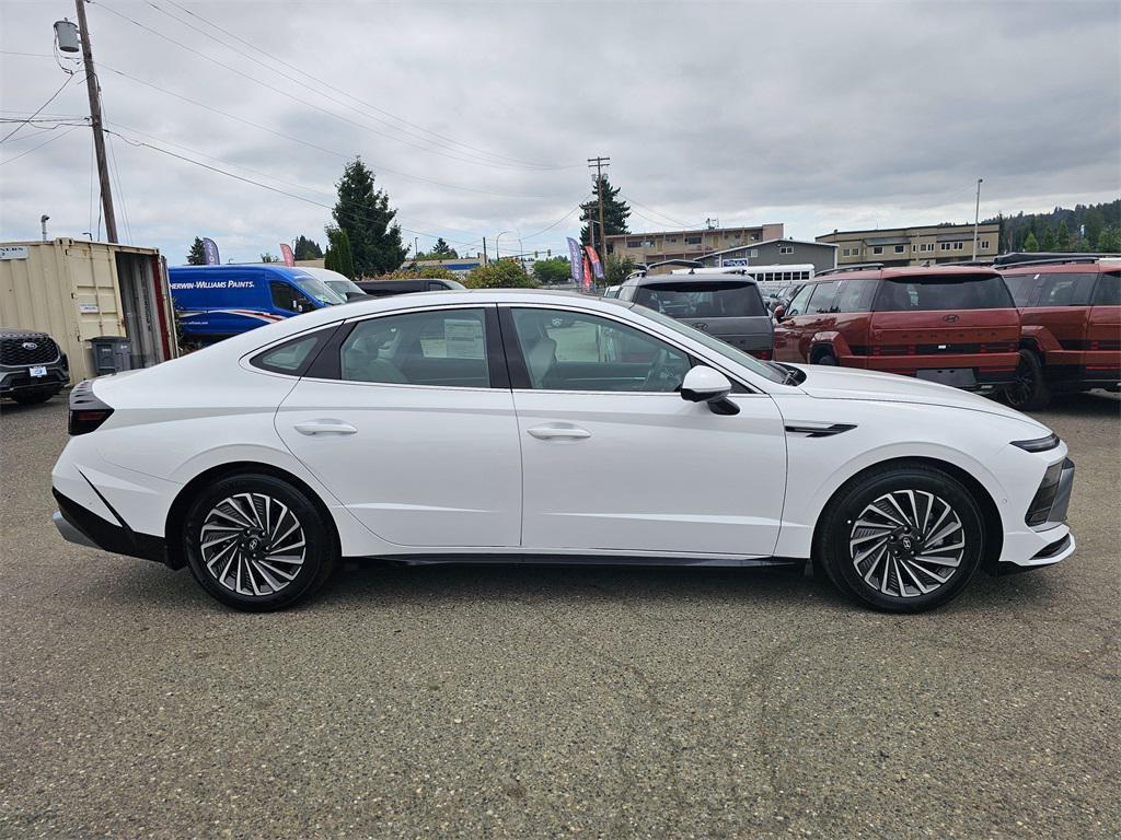 new 2025 Hyundai Sonata Hybrid car, priced at $37,331