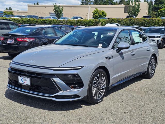 new 2025 Hyundai Sonata Hybrid car, priced at $37,980