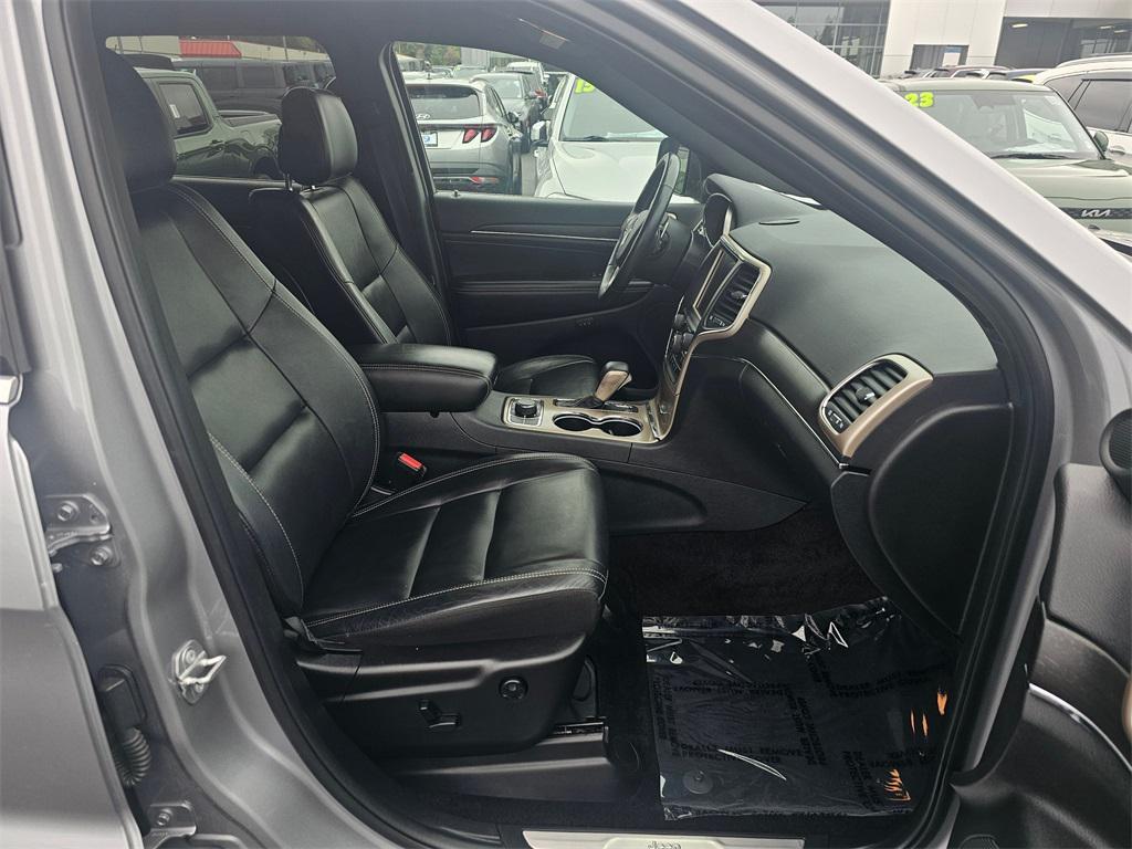 used 2017 Jeep Grand Cherokee car, priced at $18,492