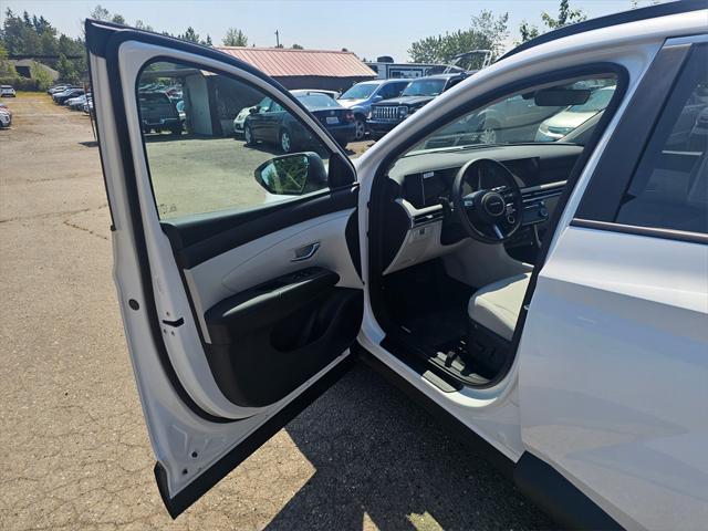 new 2025 Hyundai TUCSON Hybrid car, priced at $34,750