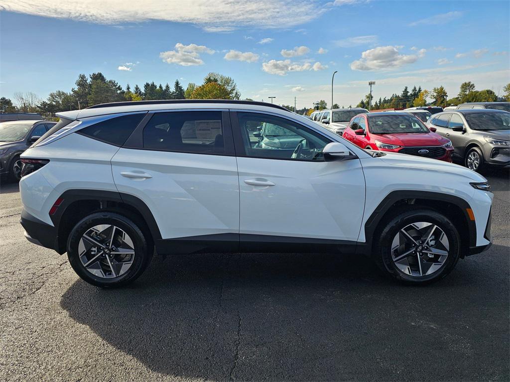 new 2025 Hyundai TUCSON Hybrid car, priced at $34,549
