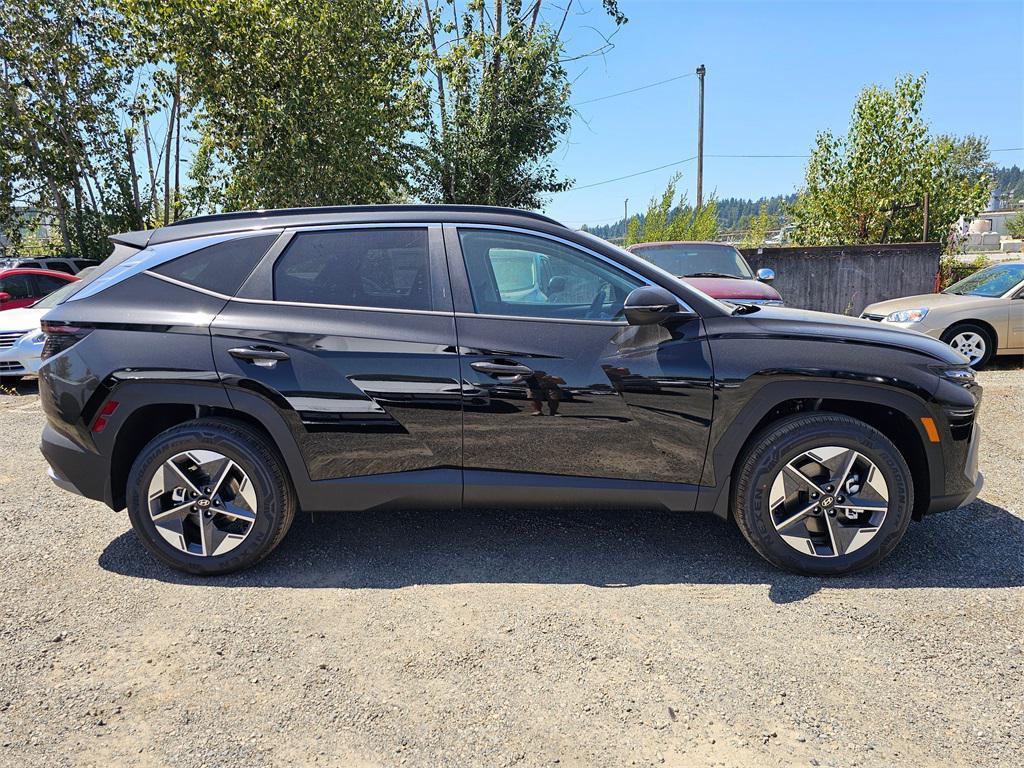 new 2025 Hyundai TUCSON Hybrid car, priced at $35,382