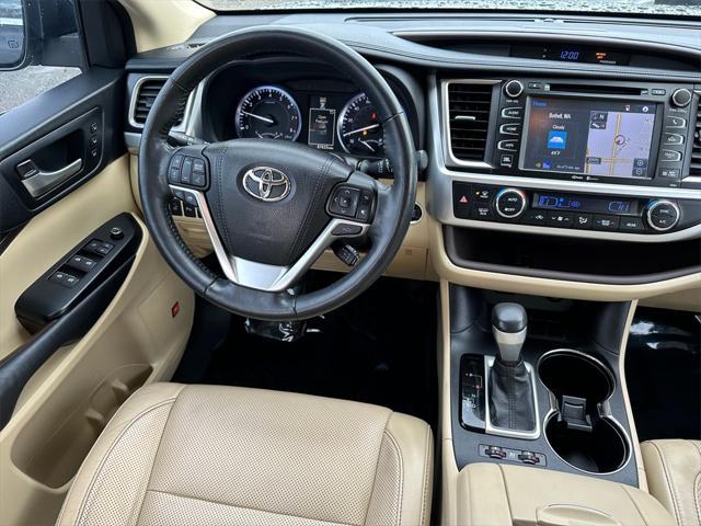 used 2015 Toyota Highlander car, priced at $22,064