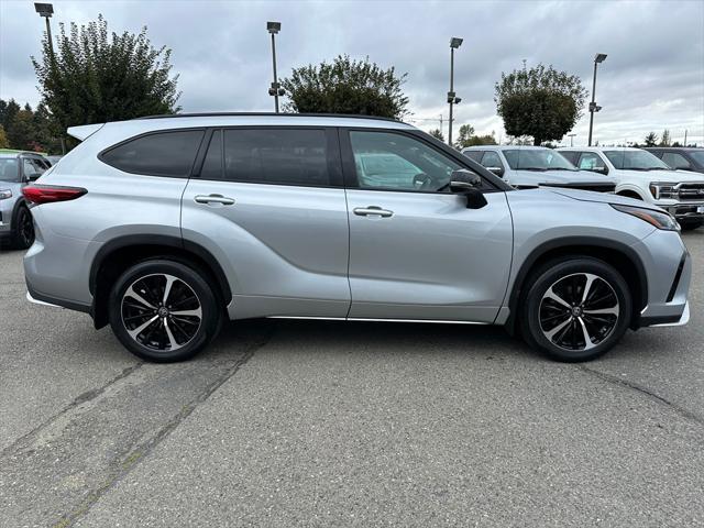 used 2022 Toyota Highlander car, priced at $43,050