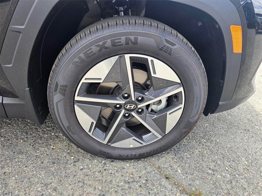 new 2025 Hyundai TUCSON Hybrid car, priced at $37,215