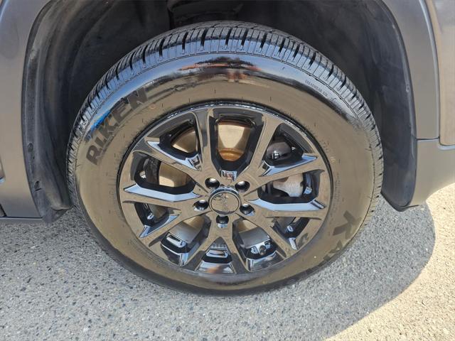 used 2017 Jeep Cherokee car, priced at $11,999