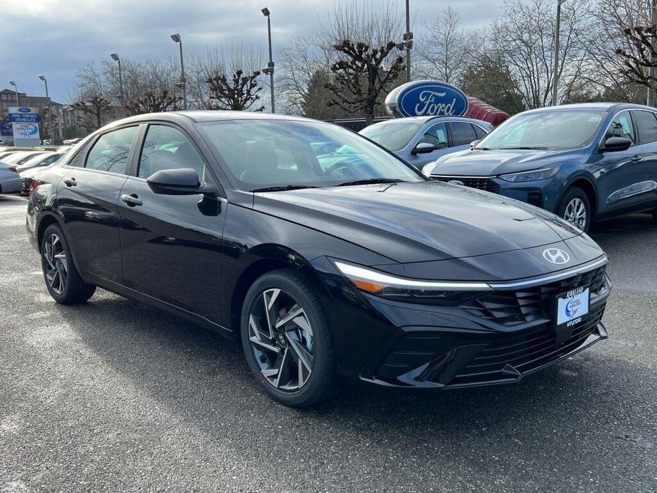 new 2024 Hyundai Elantra car, priced at $25,199