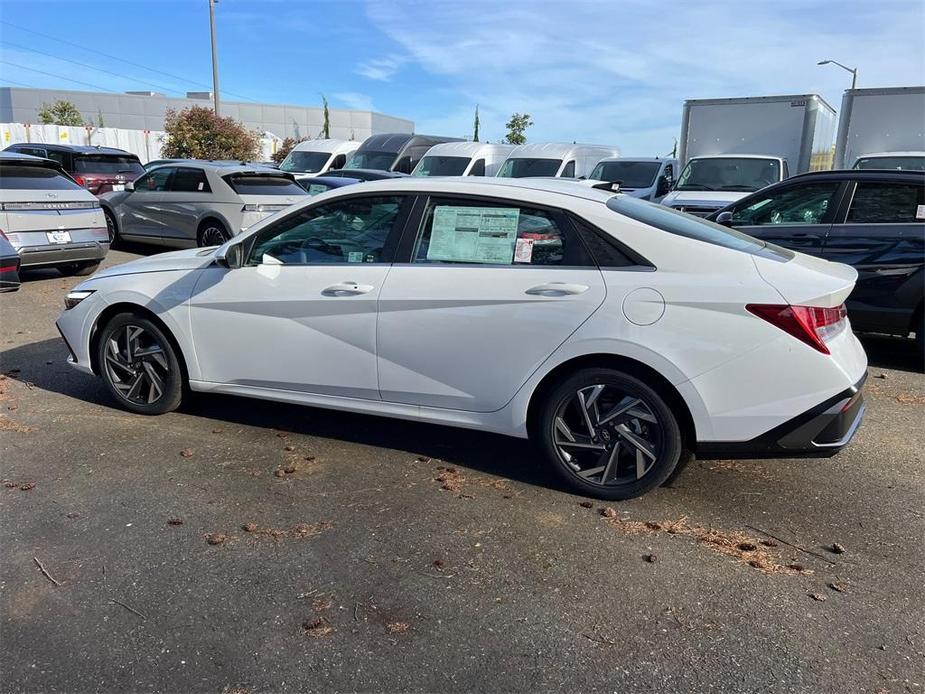 new 2024 Hyundai Elantra car, priced at $24,299