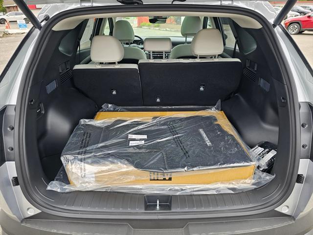 new 2025 Hyundai TUCSON Hybrid car, priced at $37,310