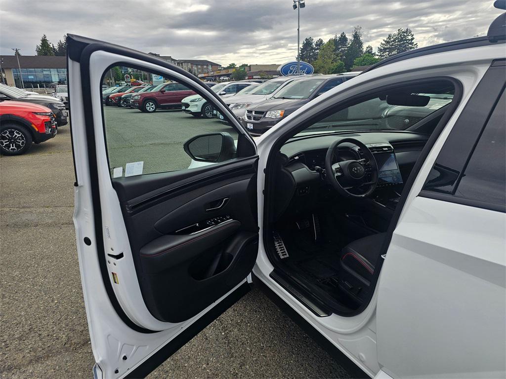 used 2024 Hyundai TUCSON Hybrid car, priced at $31,999