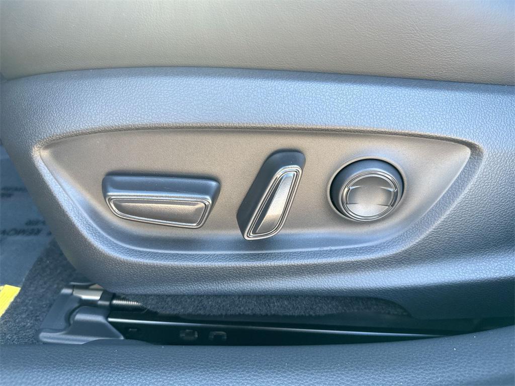 new 2026 Toyota Prius Plug-In Hybrid car, priced at $45,373