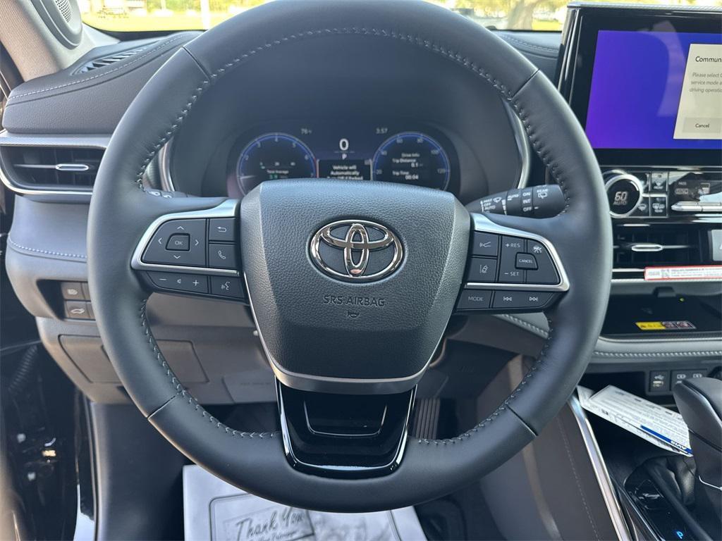 new 2025 Toyota Highlander car, priced at $56,389