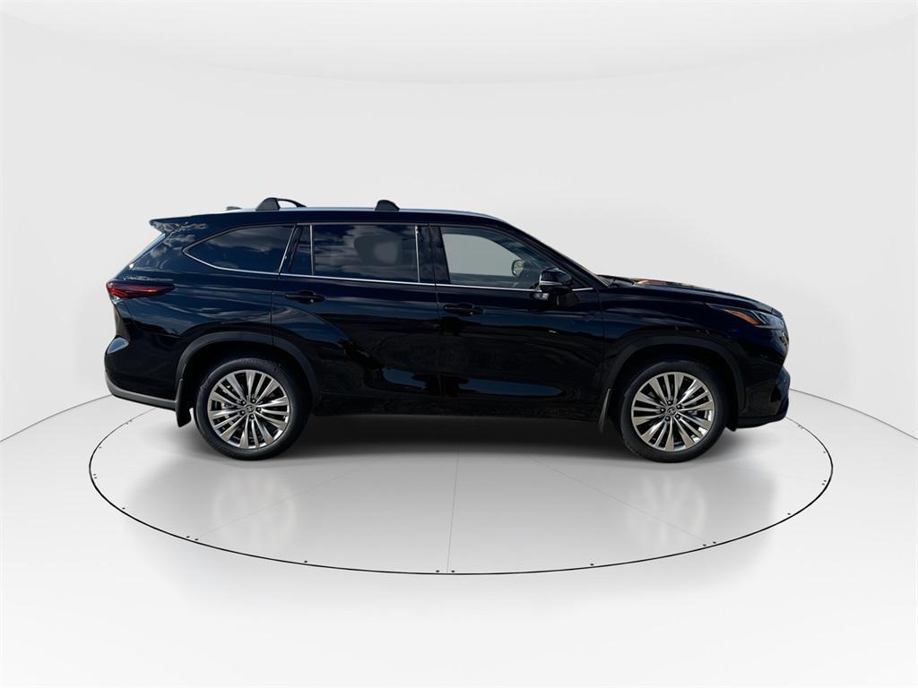 new 2025 Toyota Highlander car, priced at $56,389