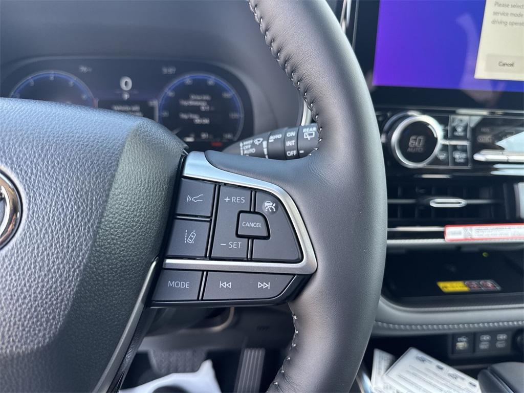 new 2025 Toyota Highlander car, priced at $56,389