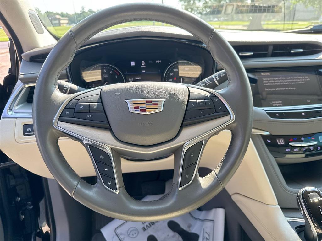 used 2021 Cadillac XT5 car, priced at $29,597