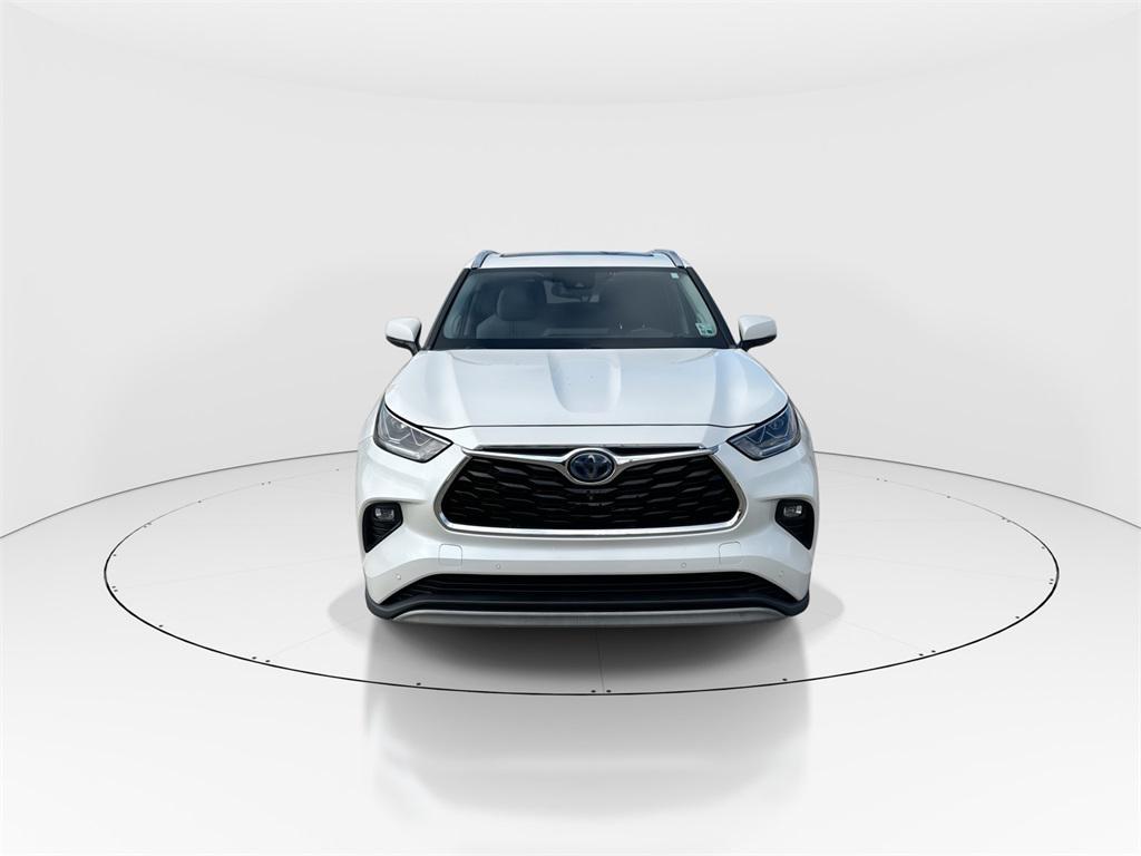 used 2020 Toyota Highlander Hybrid car, priced at $28,722