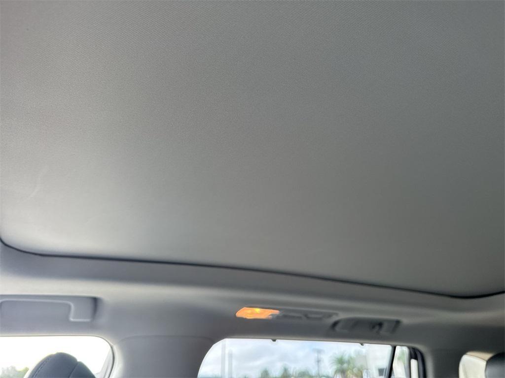 used 2020 Toyota Highlander Hybrid car, priced at $28,722