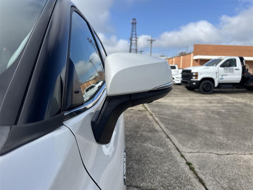 used 2020 Toyota Highlander Hybrid car, priced at $28,722